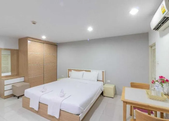 Townhouse Siam Privi Hotel